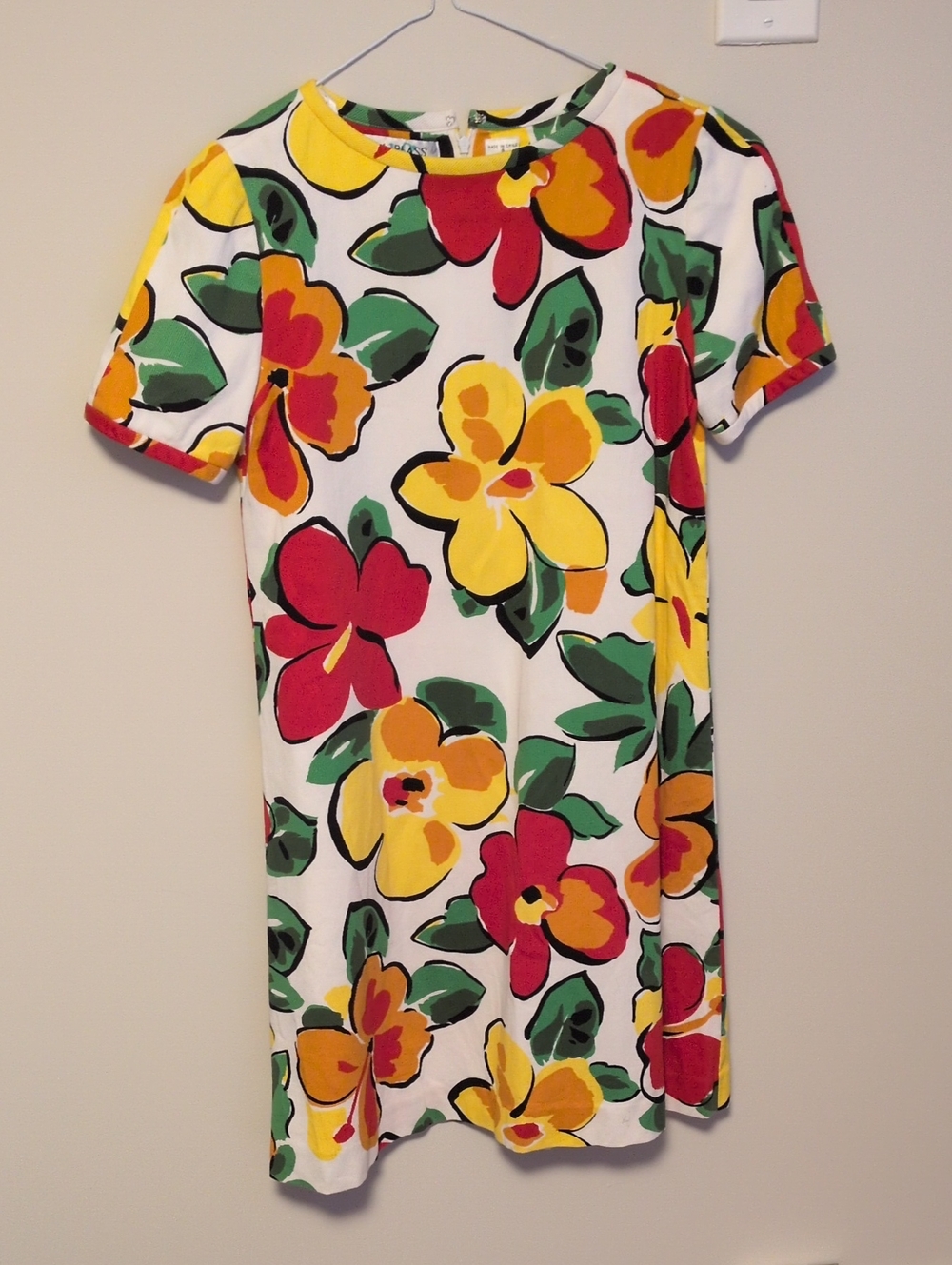 bill blass White Short-Sleeve Floral Tee Dress with Yellow, Red & Green